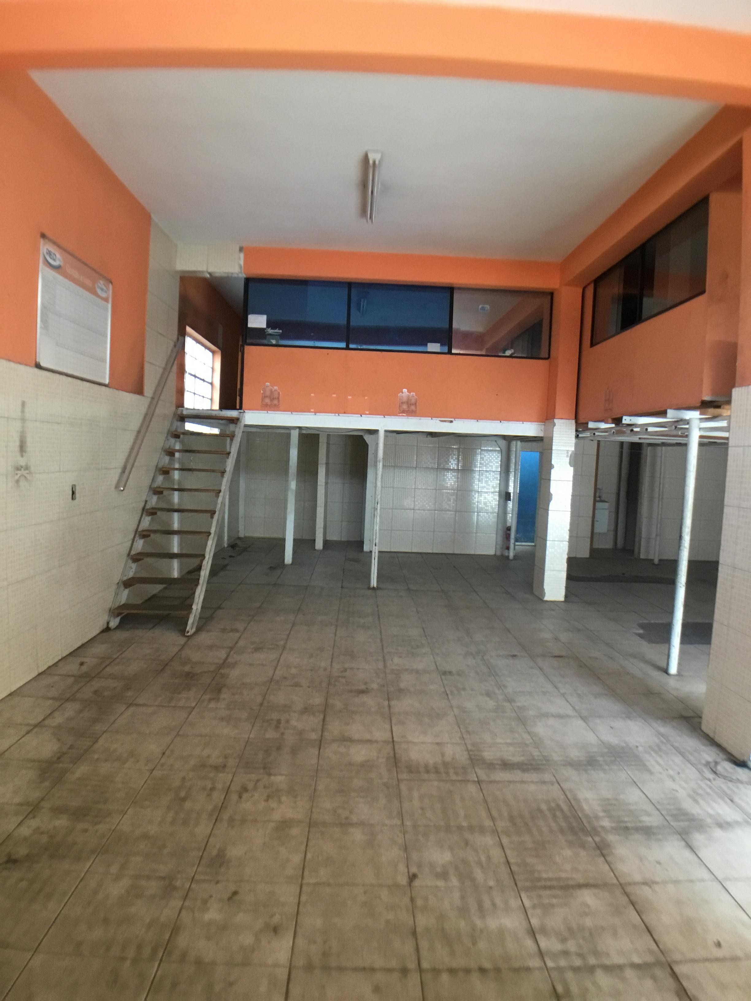 Salão Espaçoso Para Alugar - 120m²